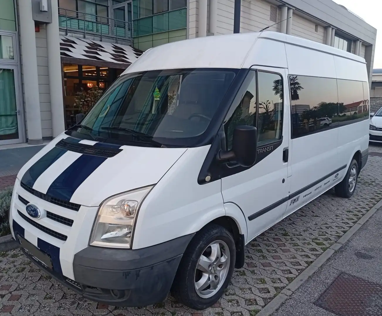 Ford Transit Bus Tours Sport 8 posti Bianco - 1