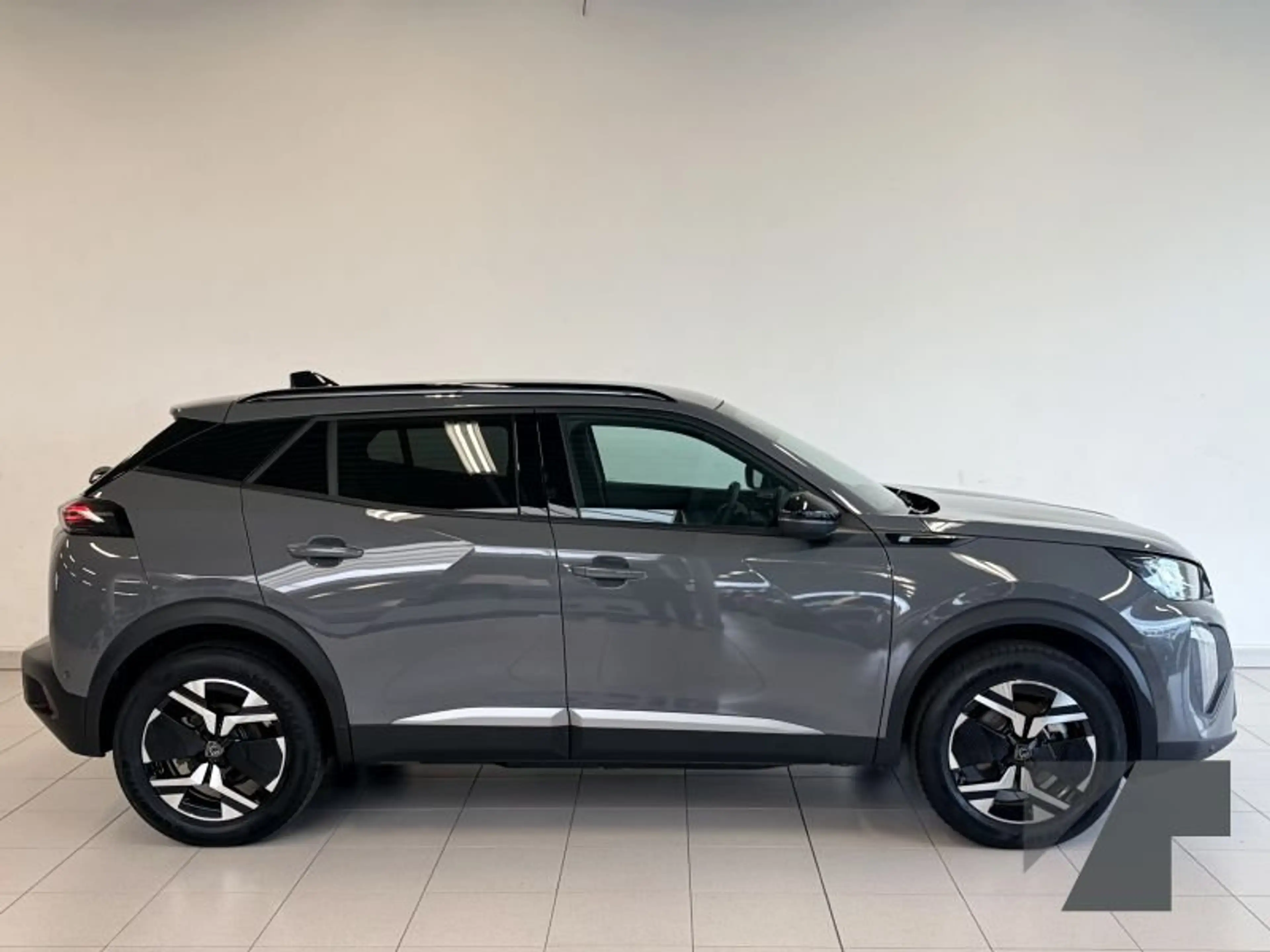 Peugeot e-2008 Allure — photo 6