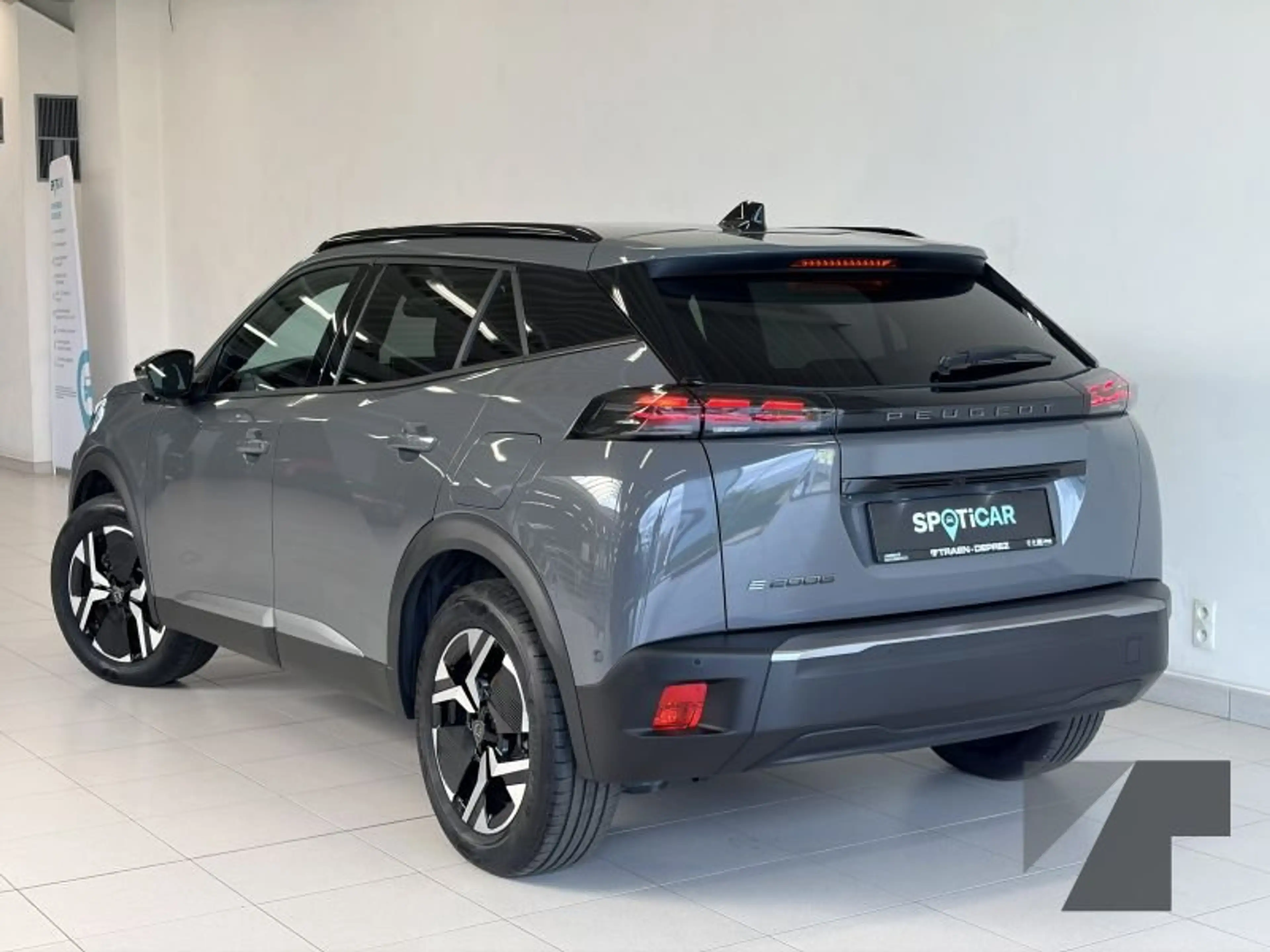 Peugeot e-2008 Allure — photo 3