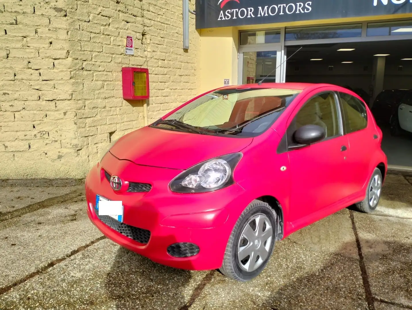 Toyota Aygo 5p 1.0 Sol Connect Colorazione Individual KM 53000 Rosso - 1