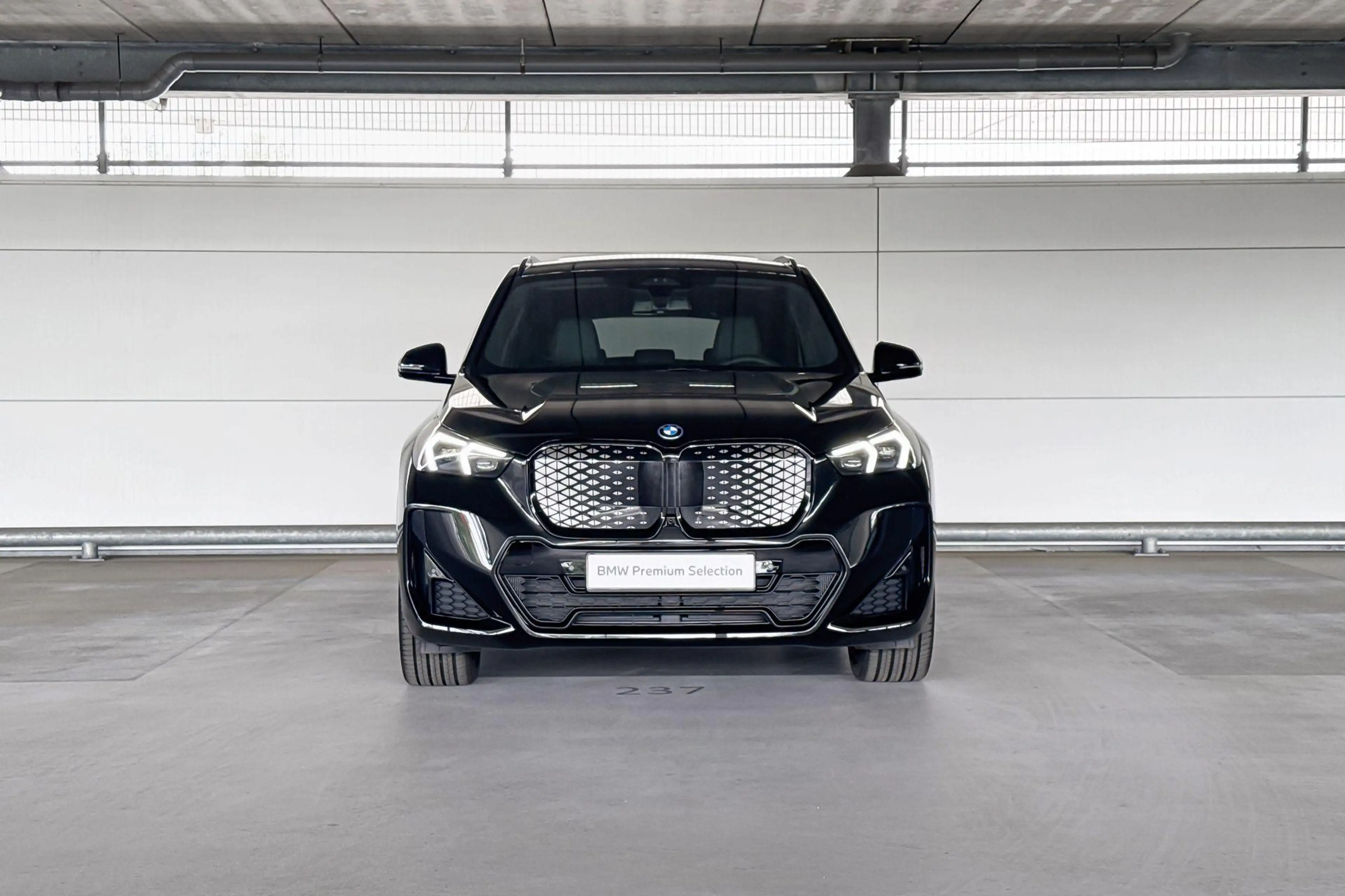 BMW iX1 eDrive20 67 kWh M Sport Edition — photo 5