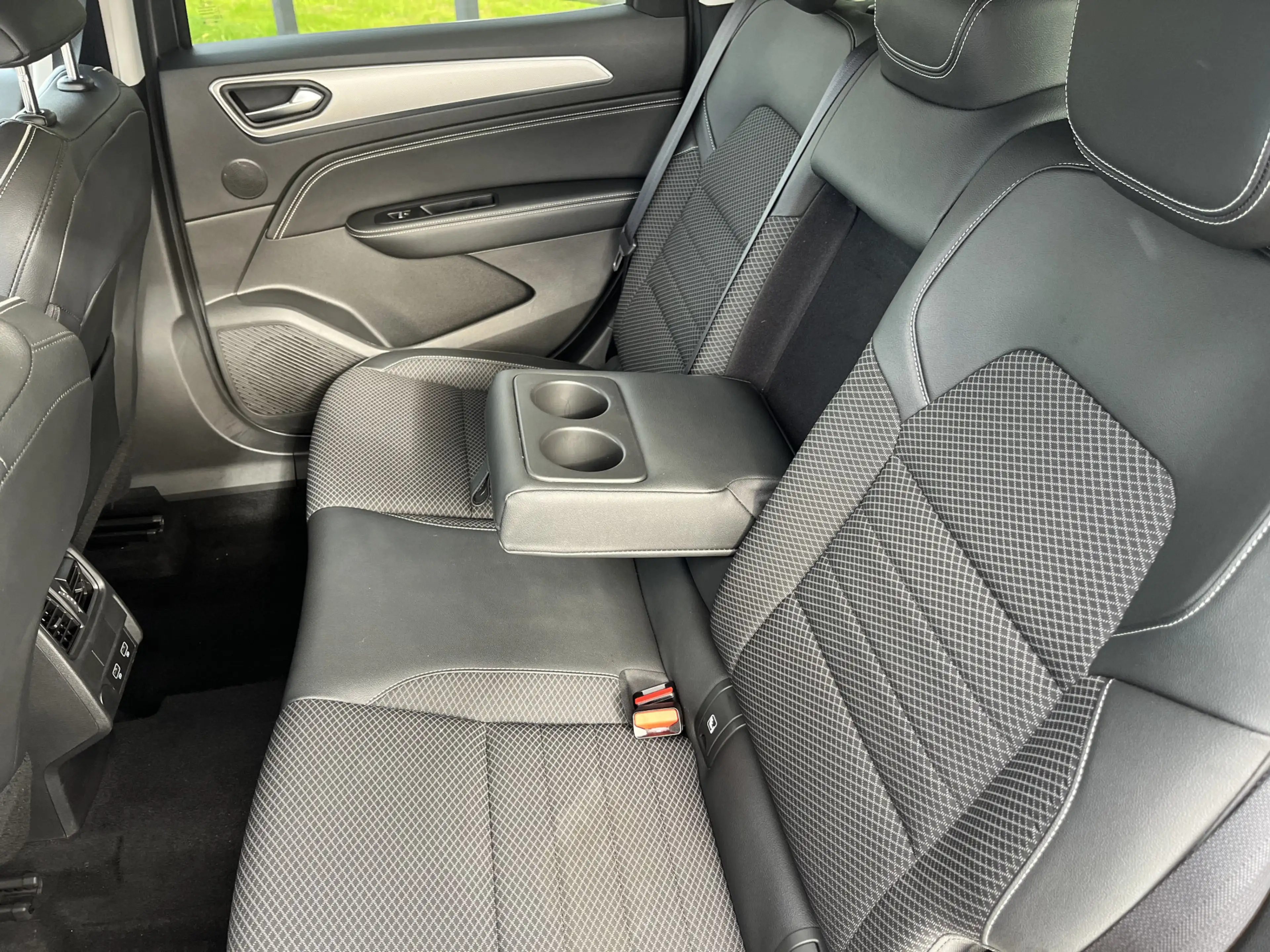 Renault Arkana 1.6 E-Tech Hybrid 145PK Intens / Camera / Dode Hoe — photo 15