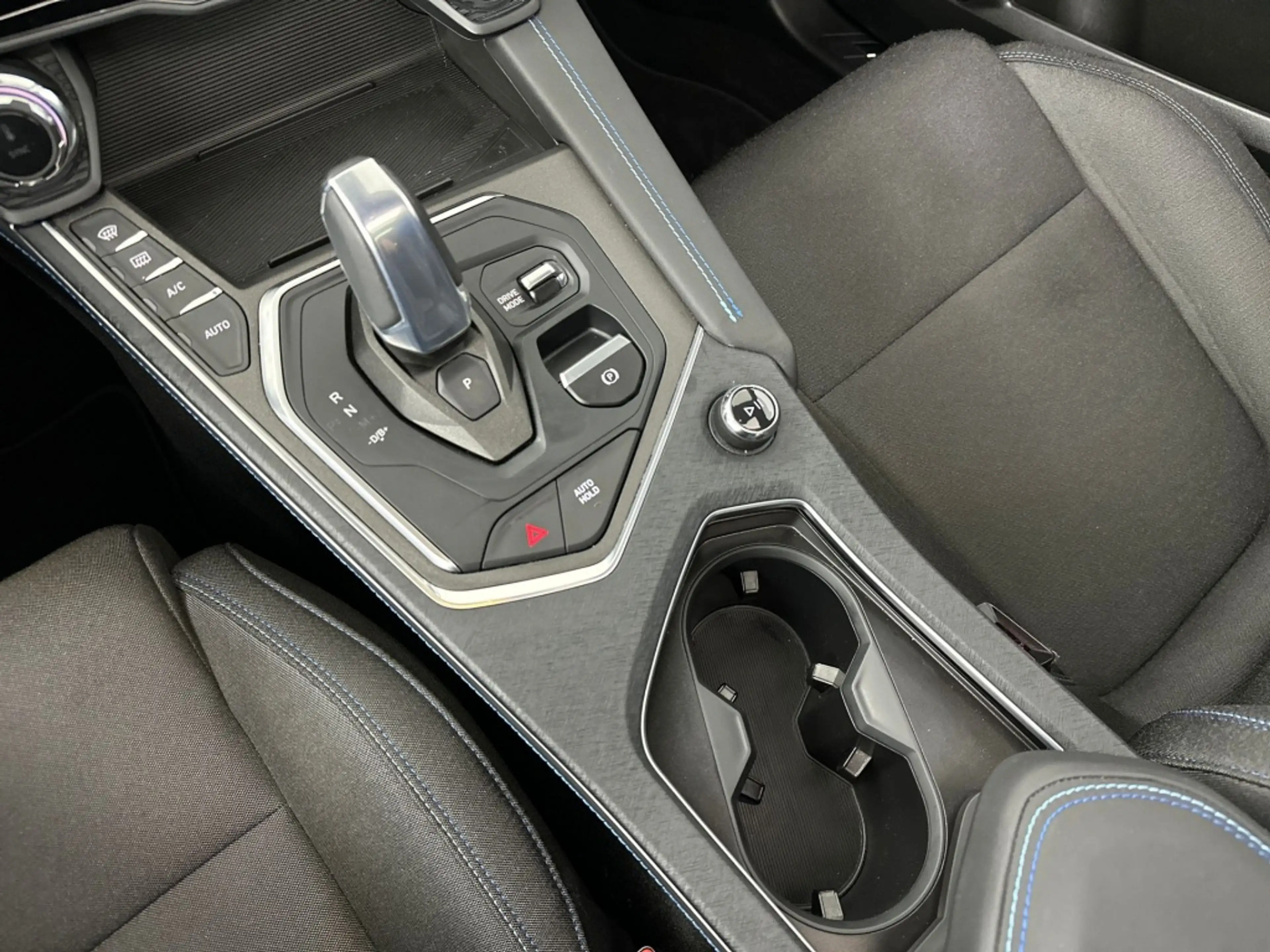 Lynk & Co 01 262PK Plug in Hybride| Panodak| Adap.Cruise| 360Ca — photo 31