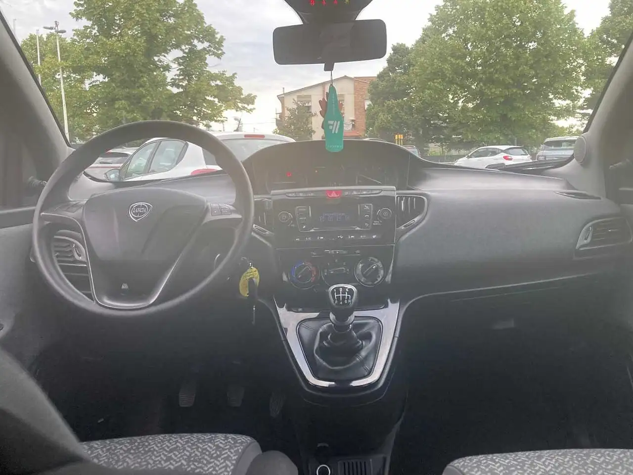 Lancia Ypsilon 2023 — фото 11
