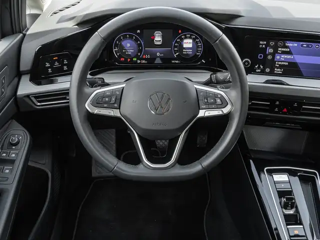 Volkswagen Golf view 11