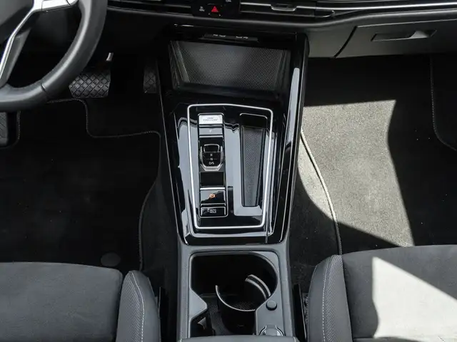 Volkswagen Golf view 13