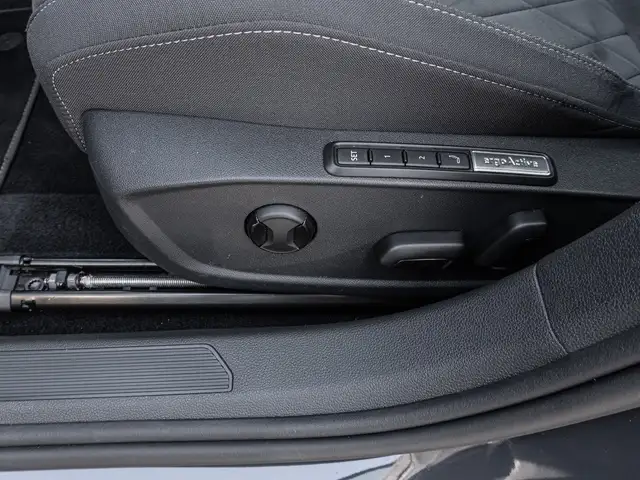 Volkswagen Golf view 15