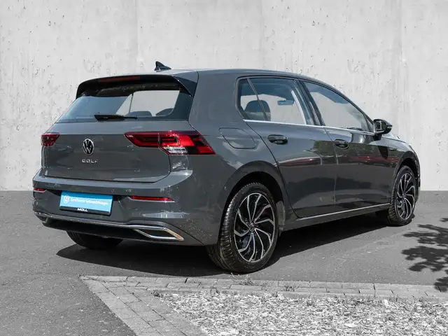 Volkswagen Golf view 4