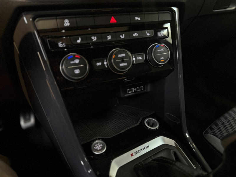 Volkswagen T-Roc 2.0 TSI 4Motion Sport R-Line |Pano|Beats|Keyless|N — photo 24