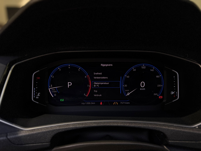 Volkswagen T-Roc 2.0 TSI 4Motion Sport R-Line |Pano|Beats|Keyless|N — photo 32