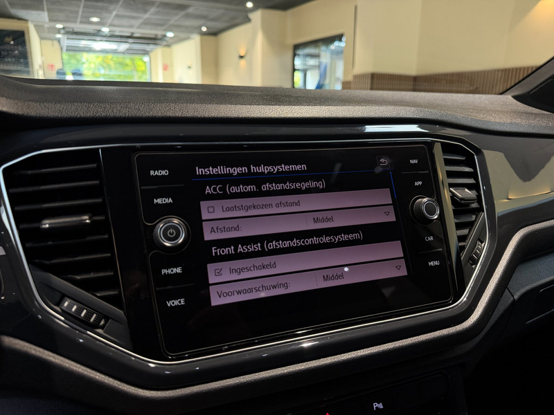 Volkswagen T-Roc 2.0 TSI 4Motion Sport R-Line |Pano|Beats|Keyless|N — photo 41