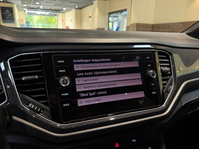 Volkswagen T-Roc 2.0 TSI 4Motion Sport R-Line |Pano|Beats|Keyless|N — photo 42