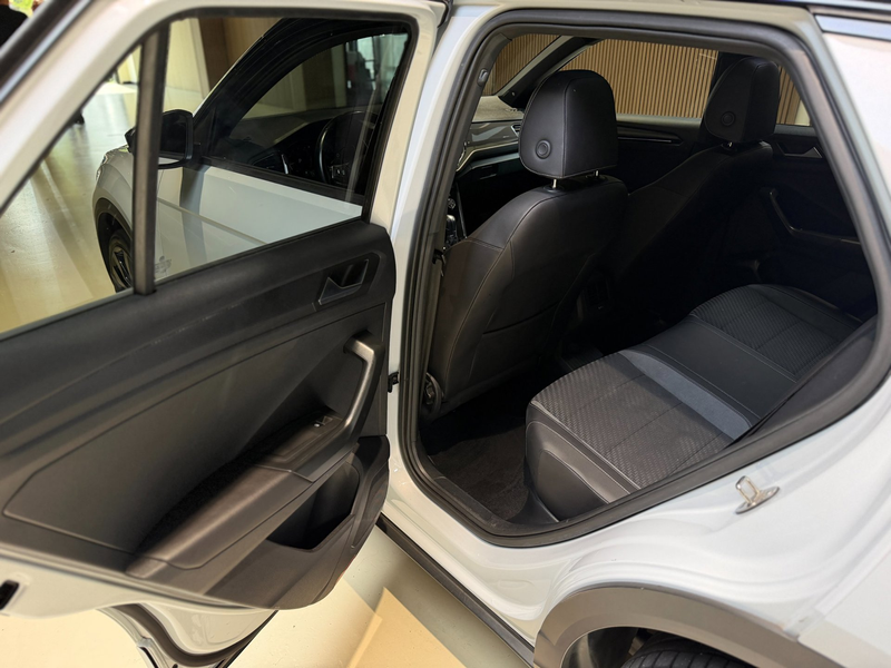 Volkswagen T-Roc 2.0 TSI 4Motion Sport R-Line |Pano|Beats|Keyless|N — photo 50