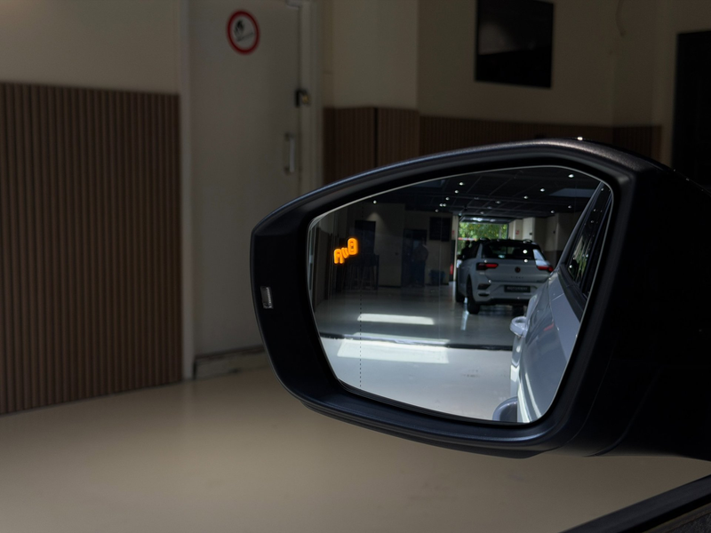 Volkswagen T-Roc 2.0 TSI 4Motion Sport R-Line |Pano|Beats|Keyless|N — photo 46