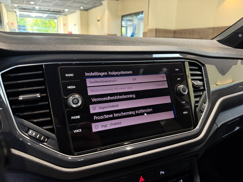 Volkswagen T-Roc 2.0 TSI 4Motion Sport R-Line |Pano|Beats|Keyless|N — photo 44
