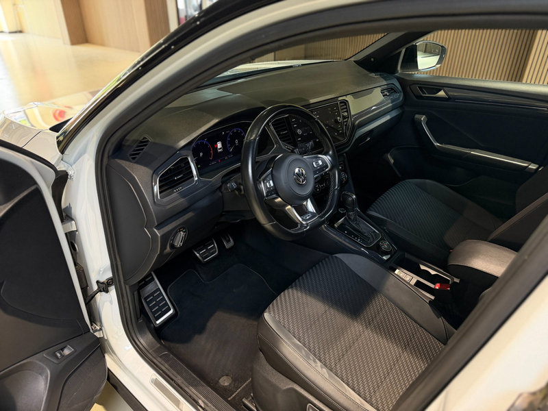 Volkswagen T-Roc 2.0 TSI 4Motion Sport R-Line |Pano|Beats|Keyless|N — photo 17