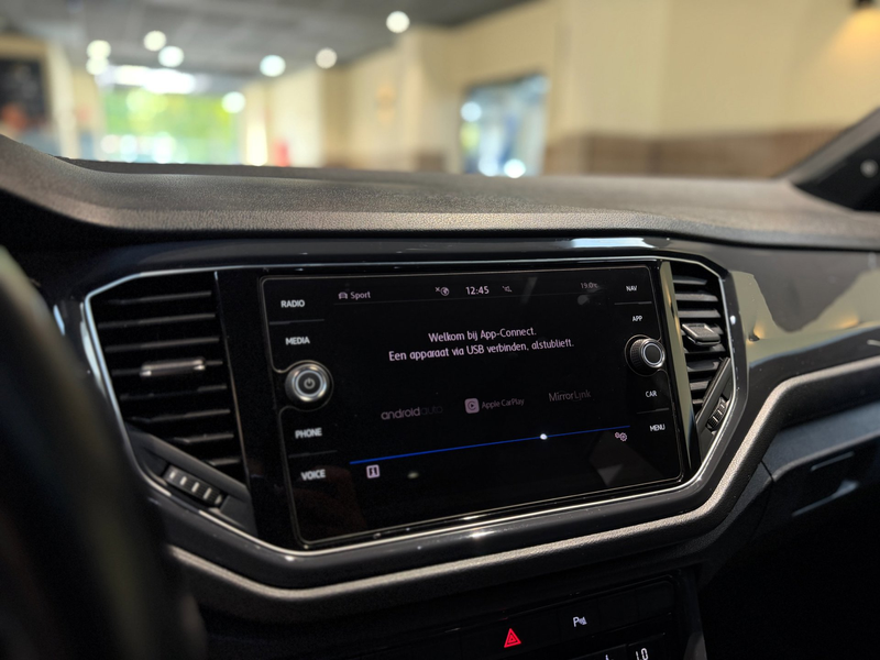 Volkswagen T-Roc 2.0 TSI 4Motion Sport R-Line |Pano|Beats|Keyless|N — photo 45