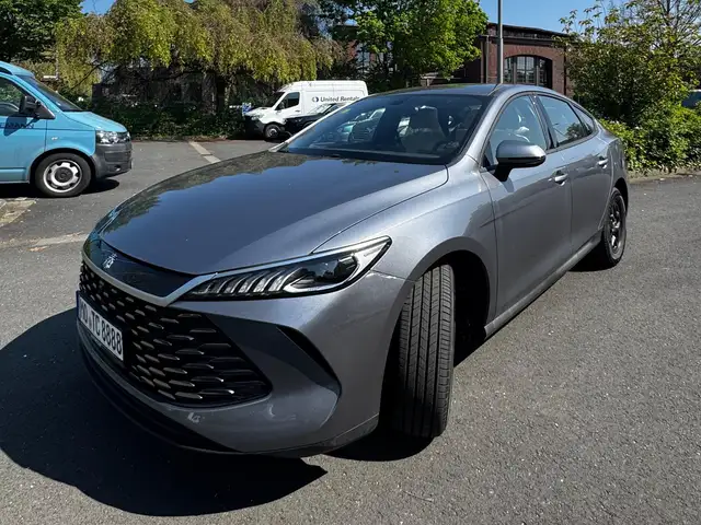 BYD Qin Plus 55 DMI - LEADER