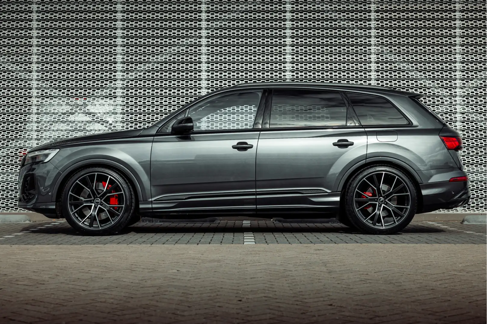 Audi Q7 60 TFSI e 490pk quattro Pro Line S Competition | P Gris - 2