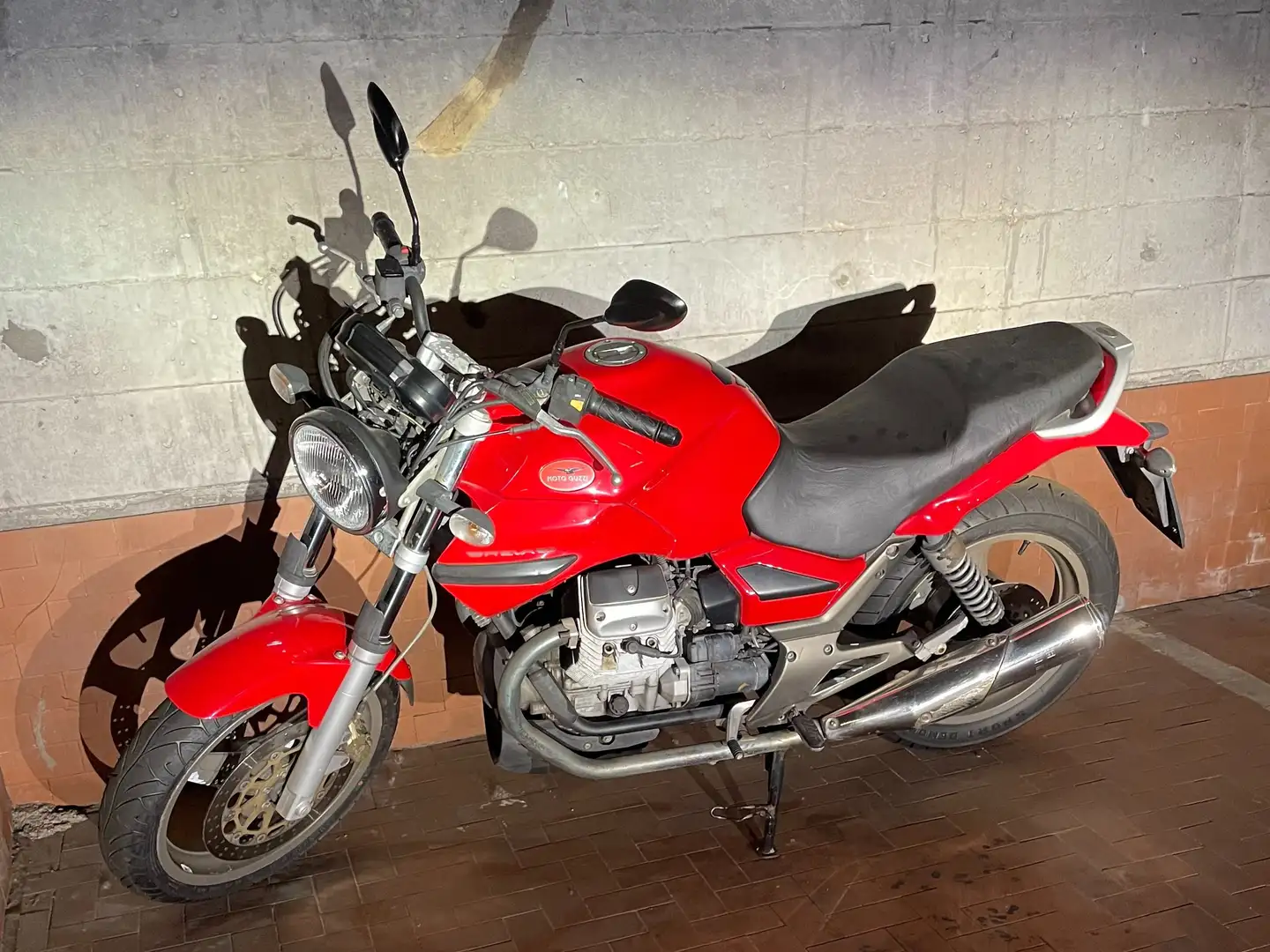 Moto Guzzi Breva 750 Rood - 1