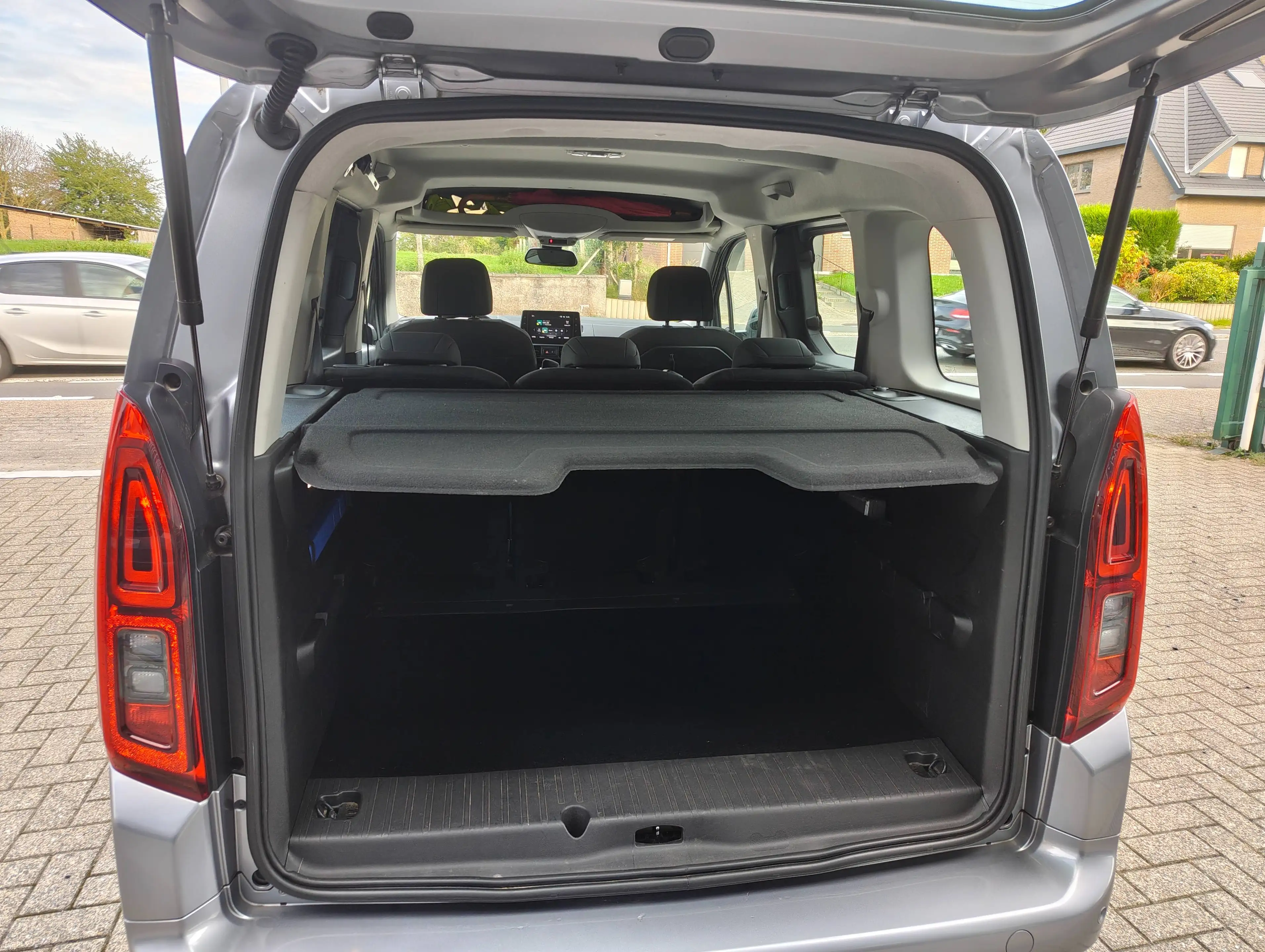 Opel Combo Life Combo Life 1.2 T L1H1 Edition S/S DAB NAV 110 pk — photo 9