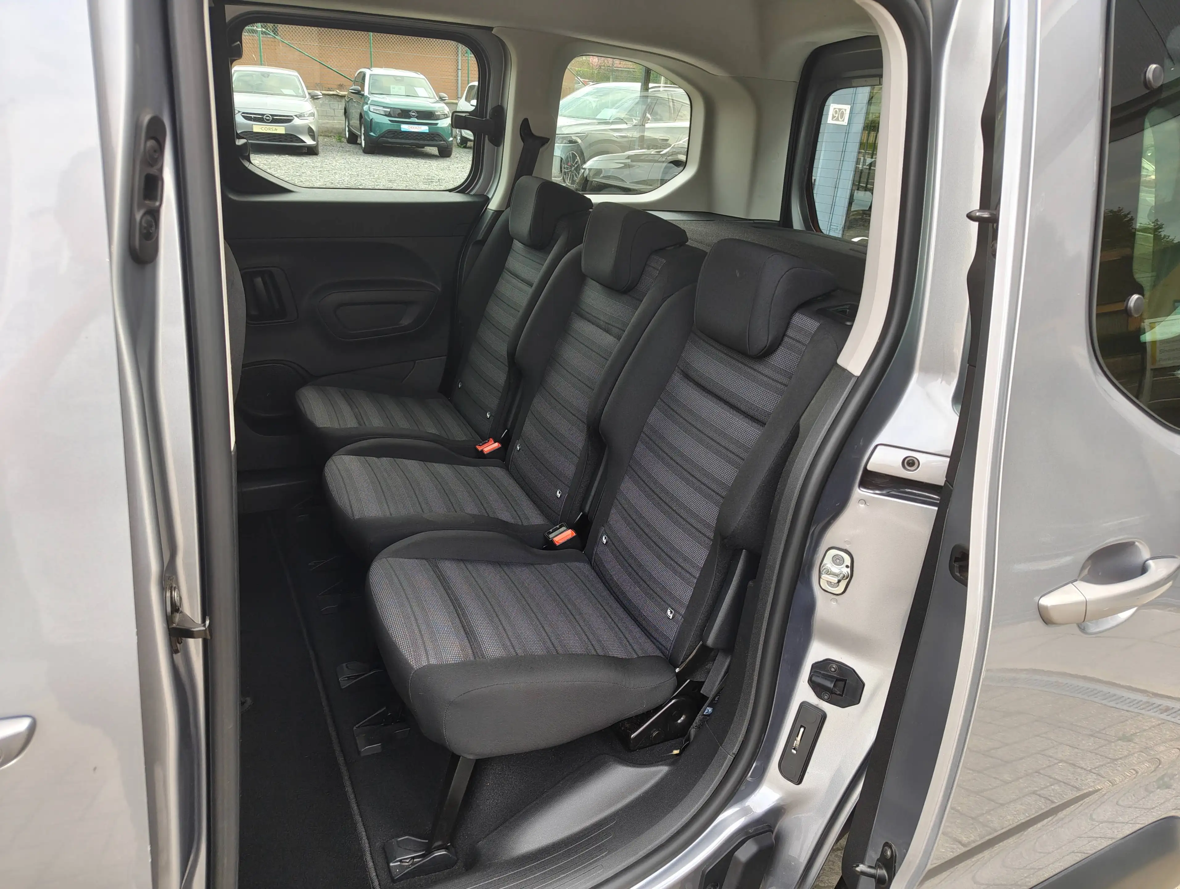 Opel Combo Life Combo Life 1.2 T L1H1 Edition S/S DAB NAV 110 pk — photo 10