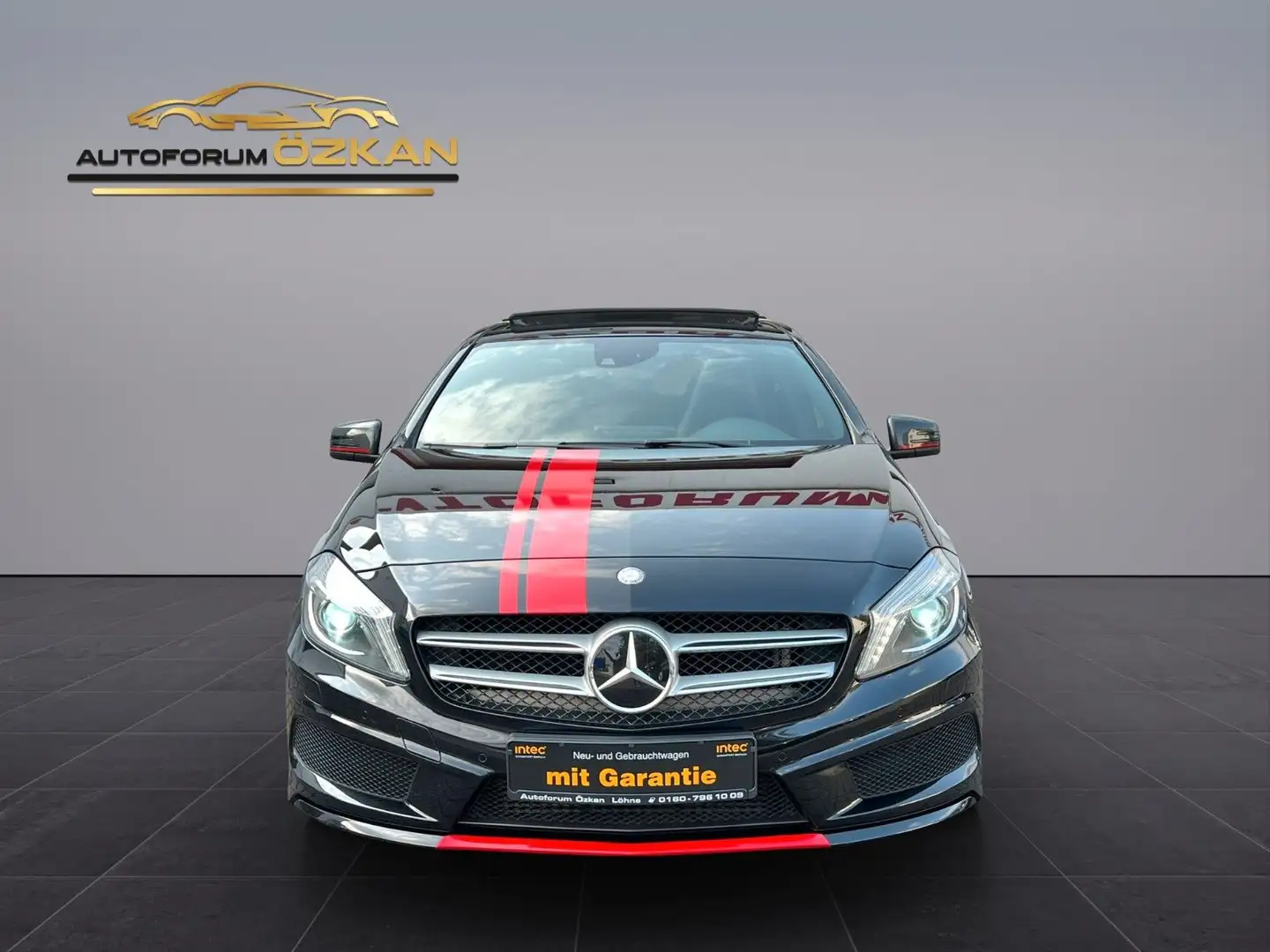 Mercedes-Benz A 200 A200 AMG-Line ACC-Pano-Totwin.-Kamera-Navi-Leder Schwarz - 2