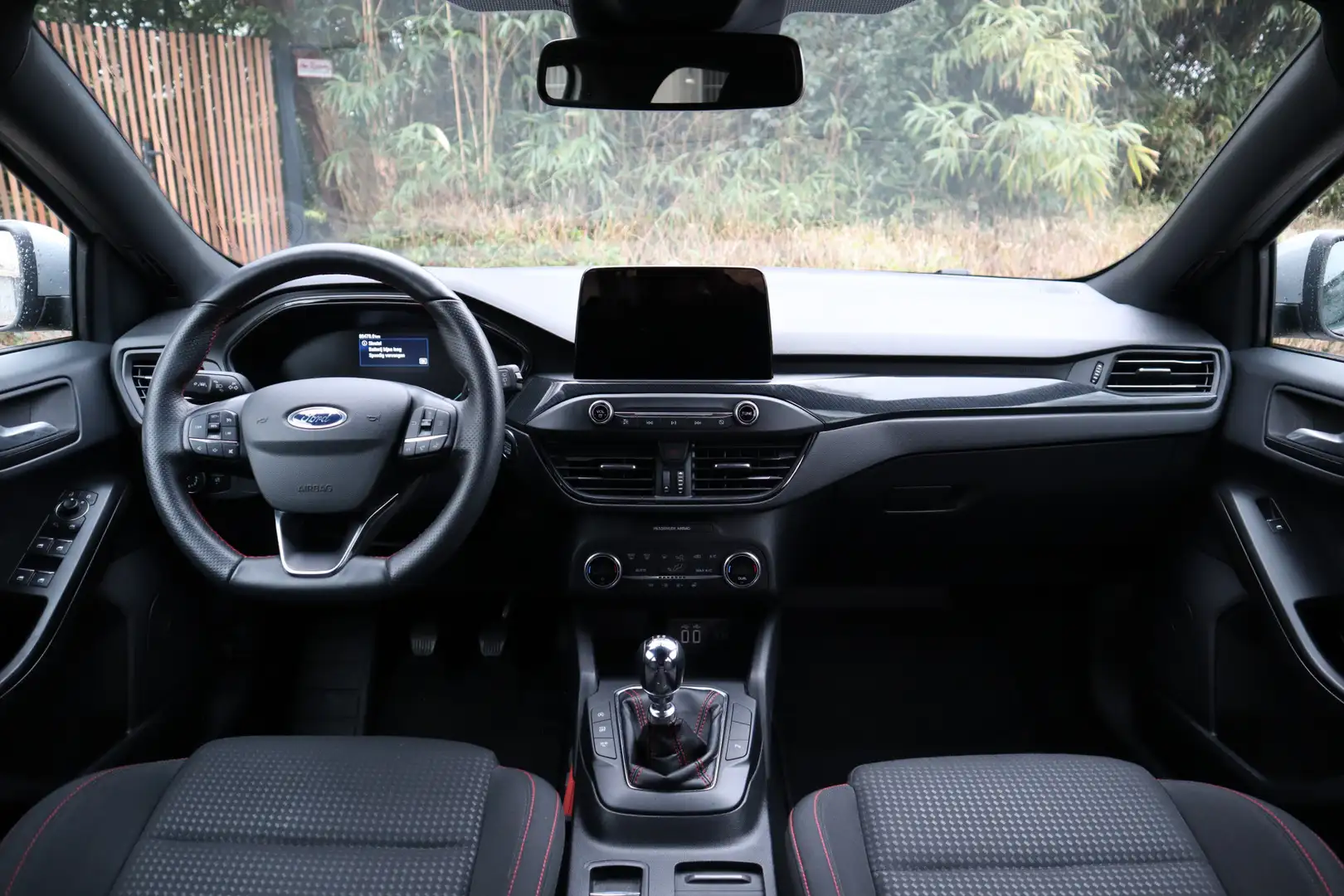 Ford Focus Wagon 1.0 EcoBoost Hybrid ST Line Business | Stoel Gris - 2