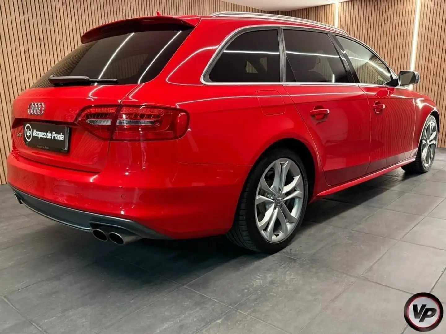Audi S4 Avant 3.0 TFSI quattro S-T 333 Rojo - 2