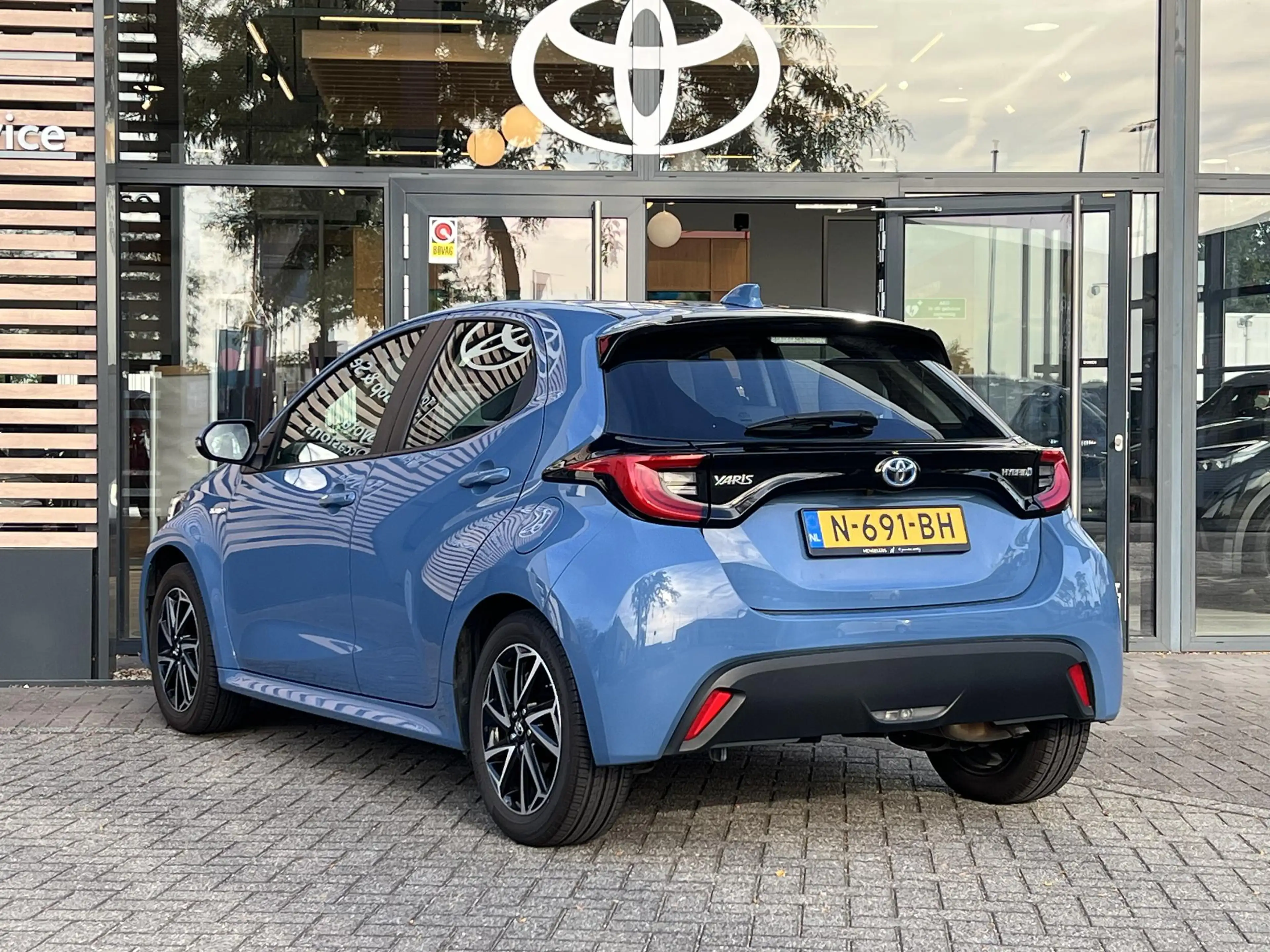 Toyota Yaris 1.5 Hybrid Dynamic | Rijklaar | Private Lease v.a — photo 3