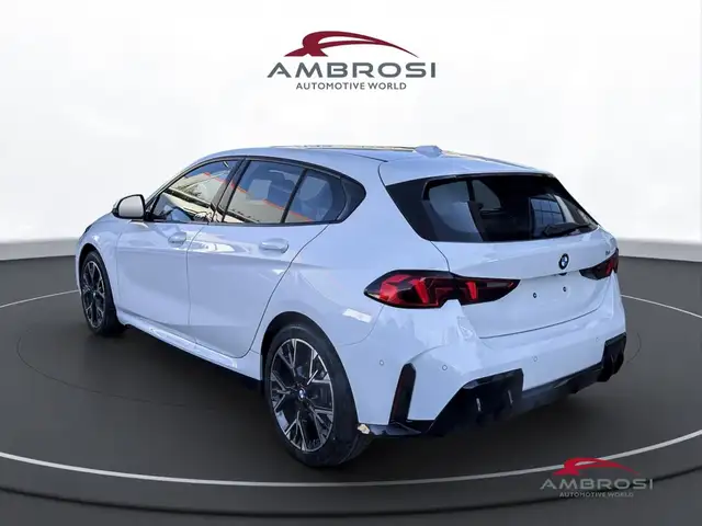 BMW 1 Series view 3