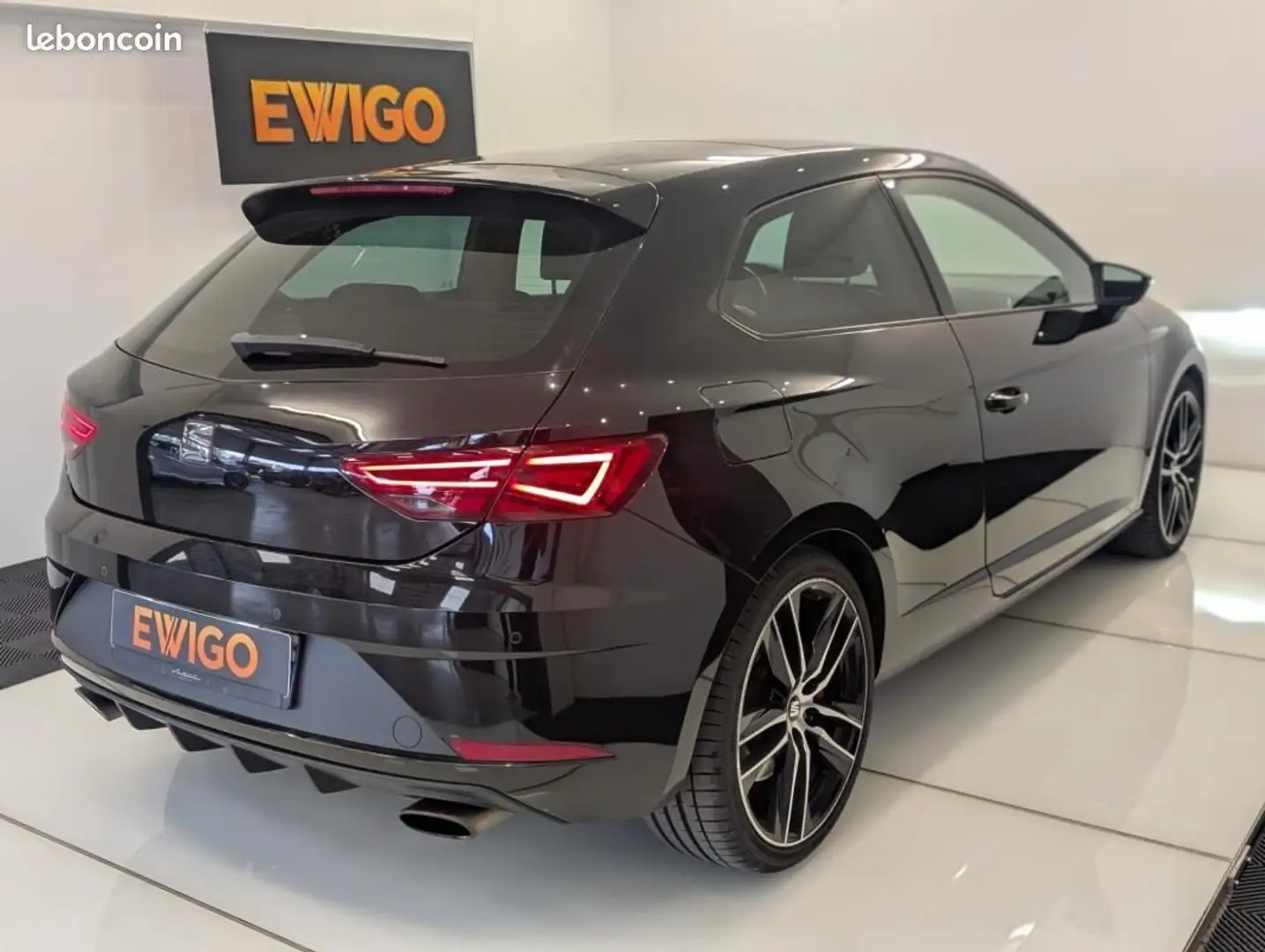 SEAT Leon 2.0 TSI 300ch CUPRA DSG 6 Noir - 2