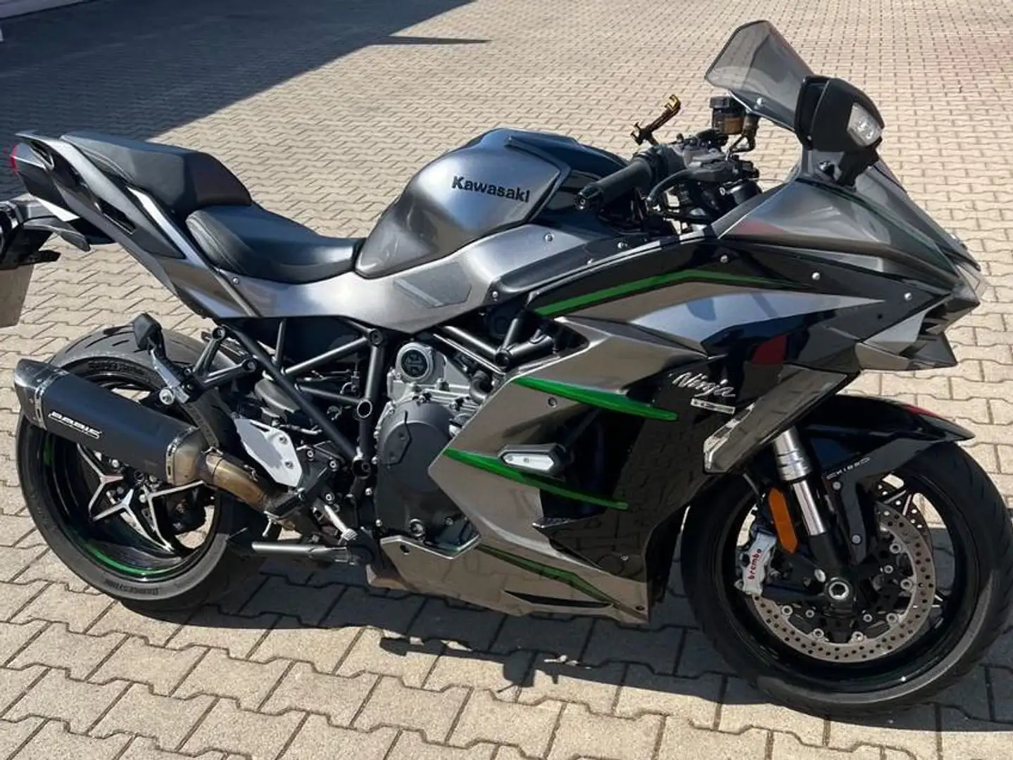Kawasaki Ninja H2 Stříbrná - 2