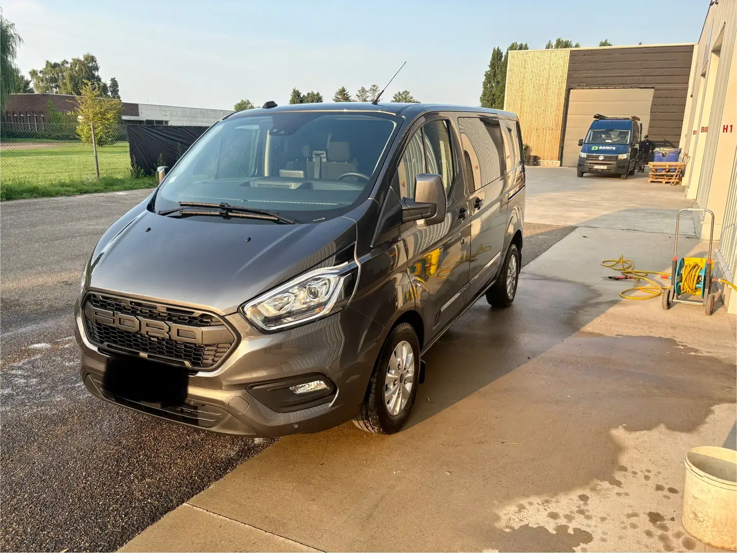 Ford Transit Custom 320 l1h1 limited Grijs - 2