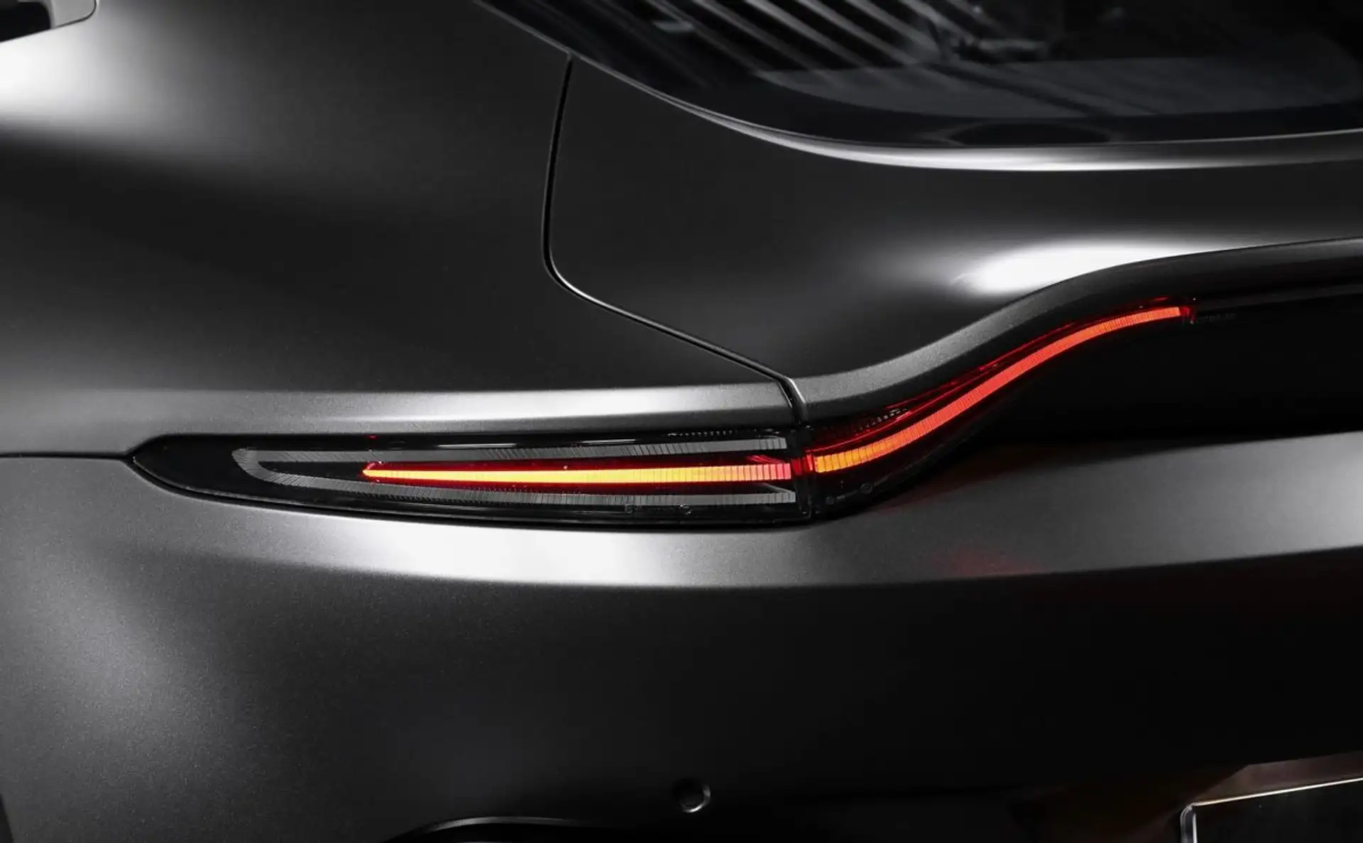 애스턴마틴 V8 Coupe 2020 건메탈 사진 7