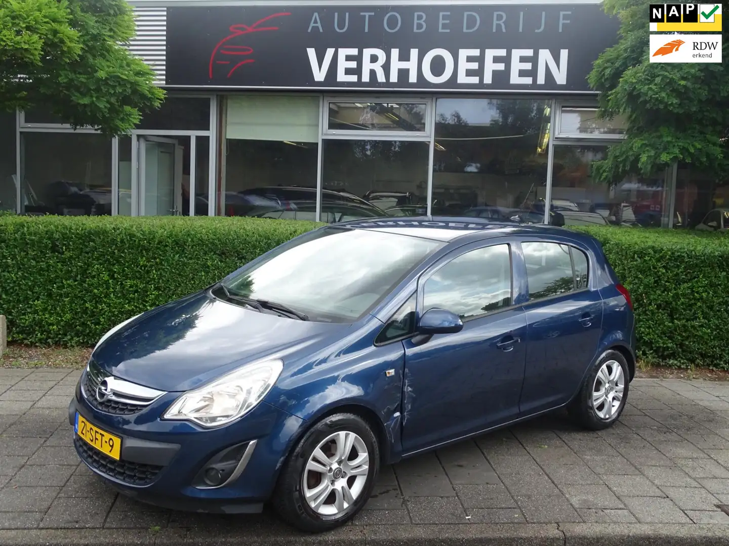 Opel Corsa 1.3 CDTi EcoFlex S/S Cosmo - NAVIGATIE - AIRCO - C Blauw - 1