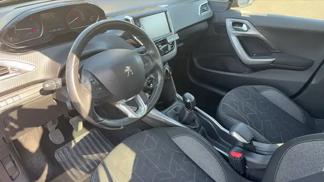 Peugeot 2008 view 8