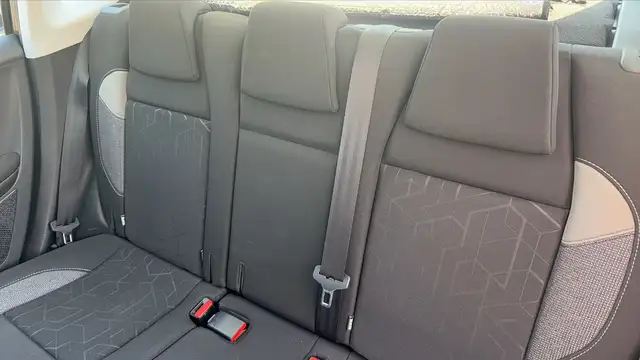 Peugeot 2008 view 9