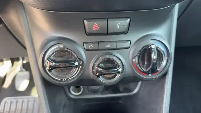 Peugeot 2008 view 13