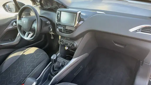 Peugeot 2008 view 10