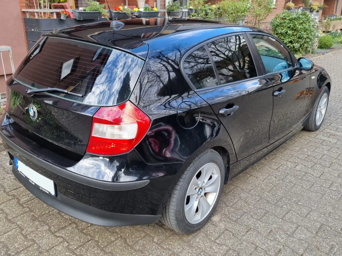 BMW 118 118d Schwarz - 2