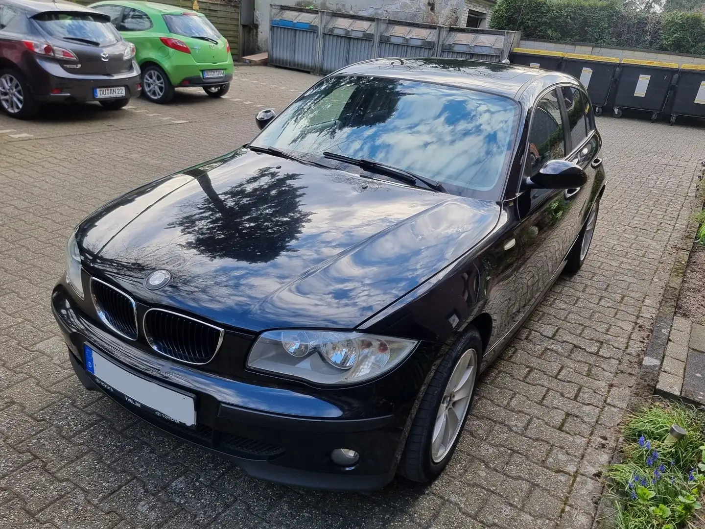 BMW 118 118d Schwarz - 1
