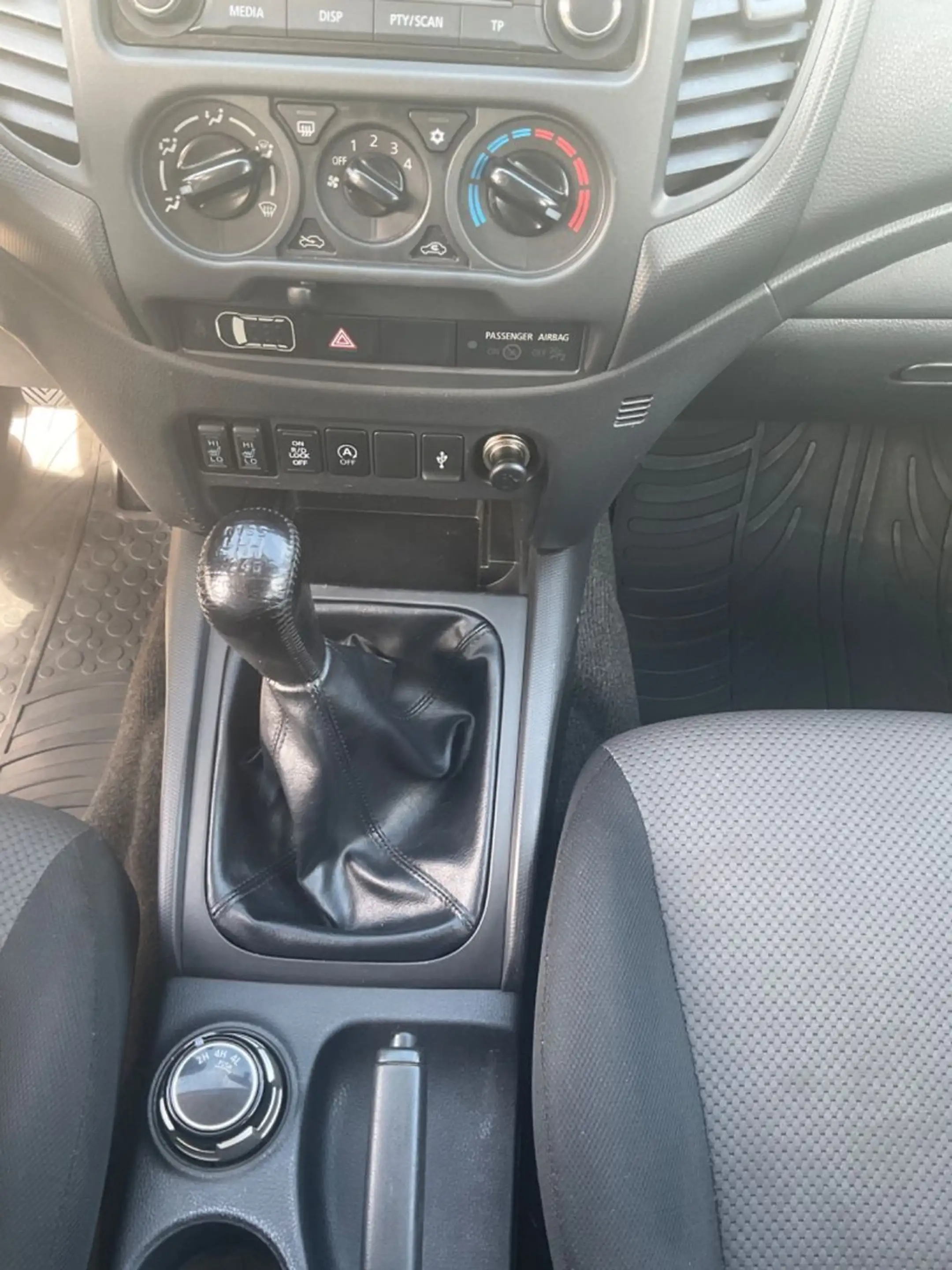Mitsubishi L200 Basis Doppelkabine 4WD TÜV 03.2028 1HAND — photo 12