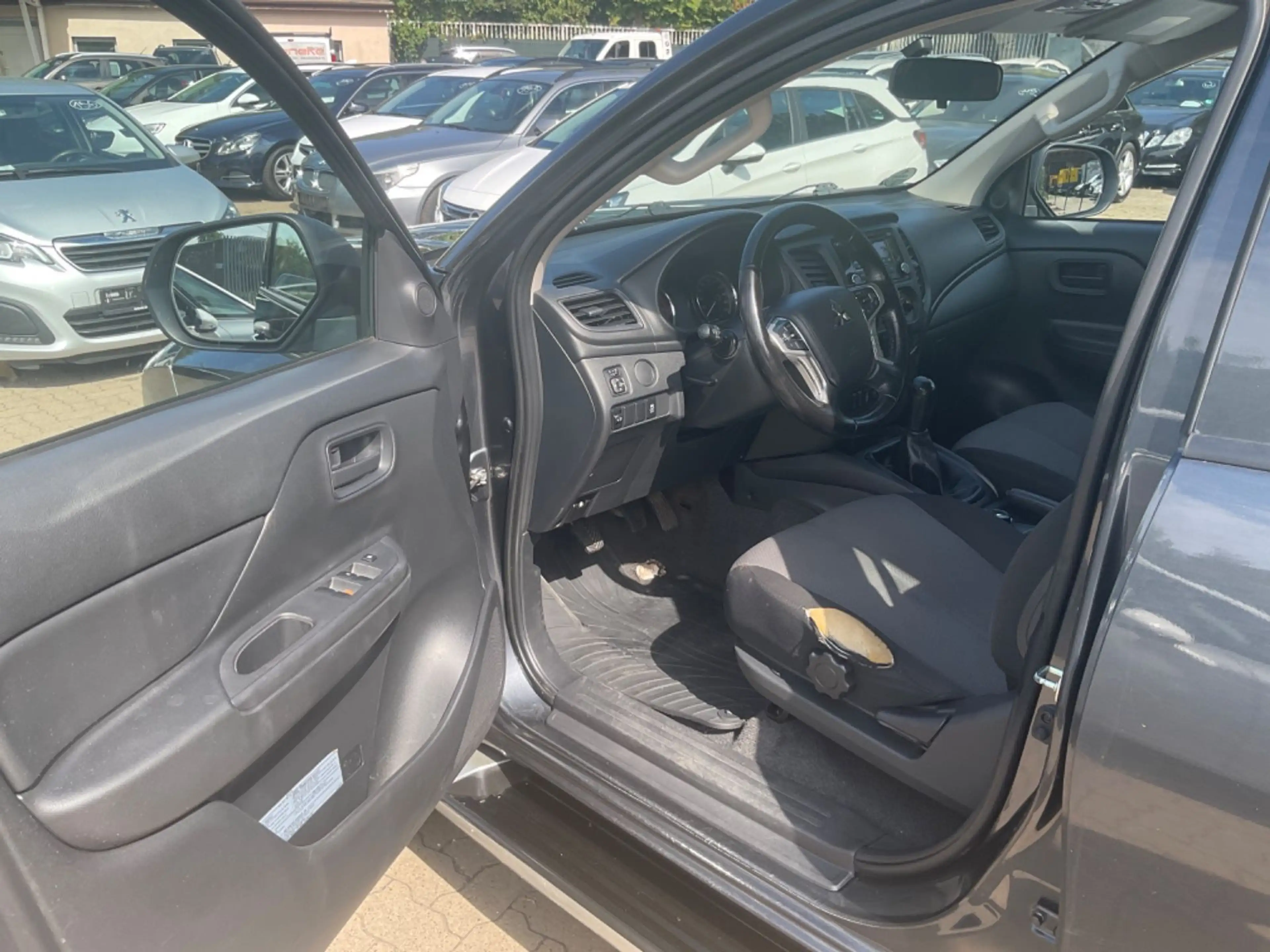 Mitsubishi L200 Basis Doppelkabine 4WD TÜV 03.2028 1HAND — photo 9