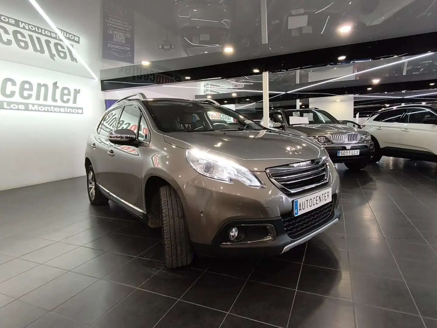 Peugeot 2008 Allure 1.6 e-HDi 92 Gris - 2