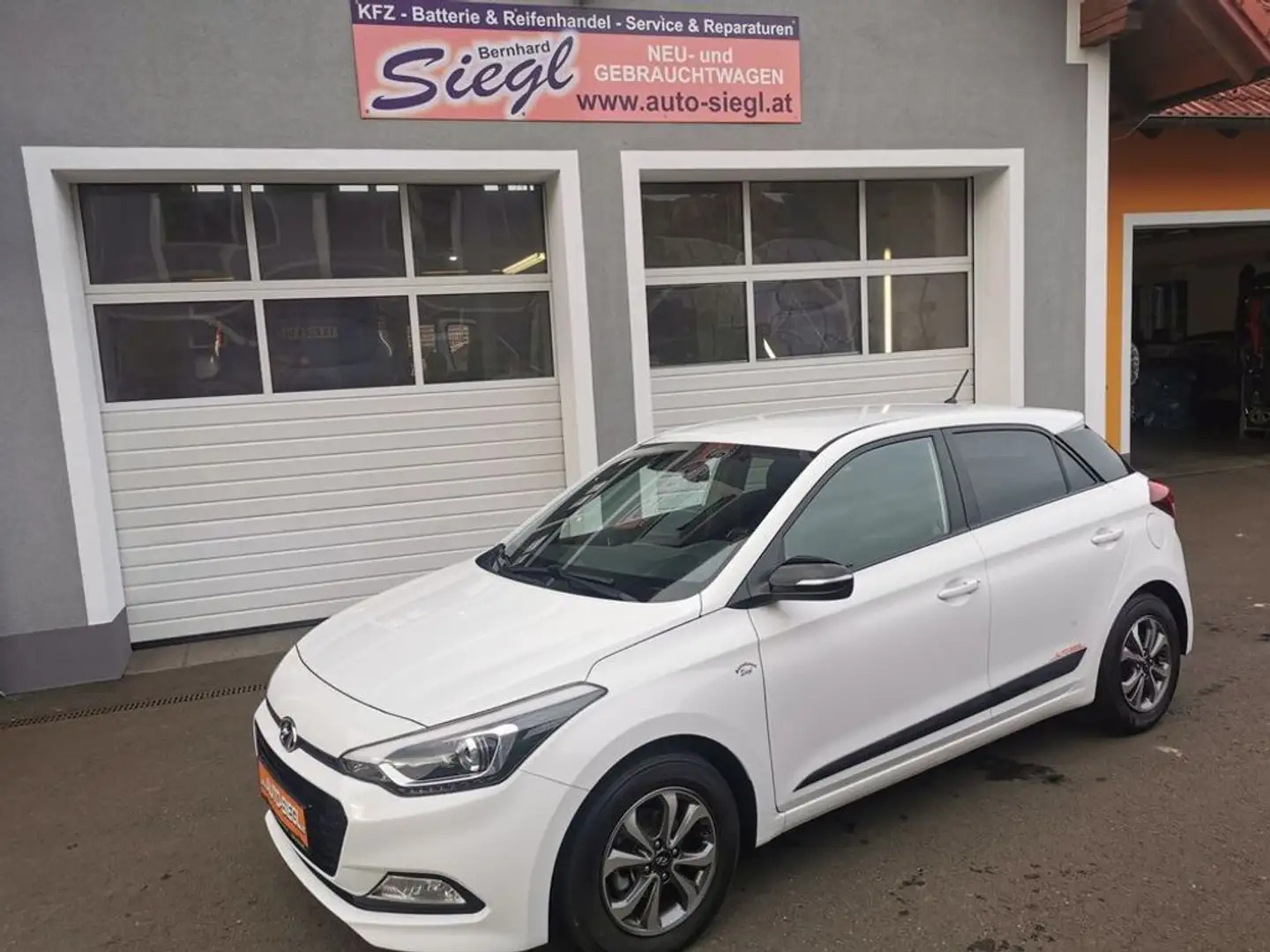 Hyundai i20 Go Plus Blanc - 1