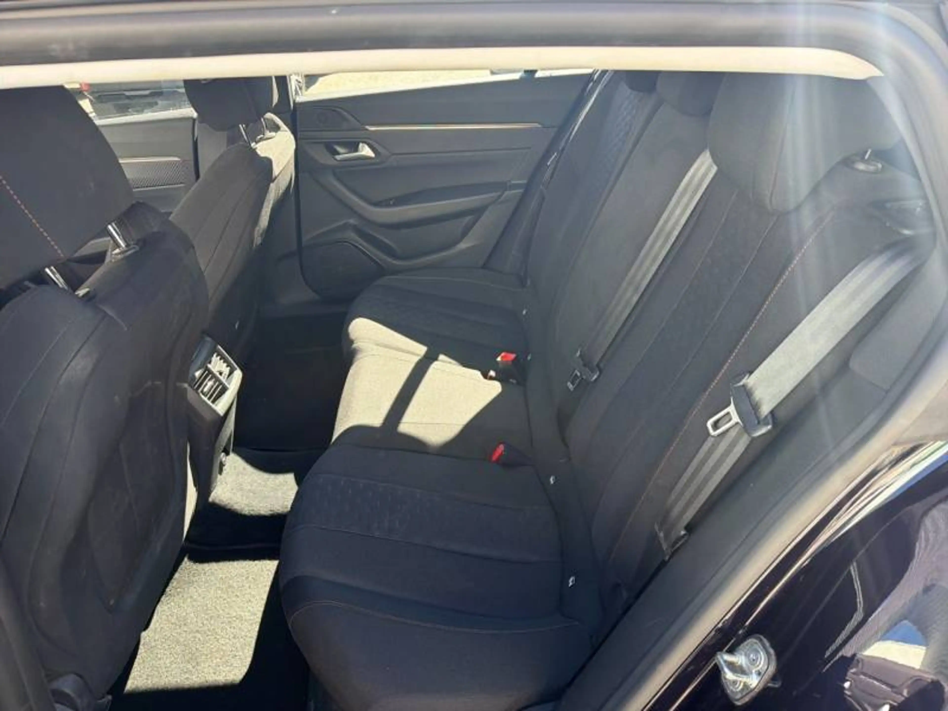 Peugeot 508 SW 2 1.5 BlueHDi 130 S&S EAT8 Active Pack — photo 10