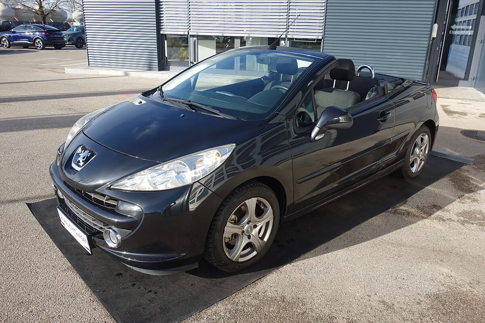 Peugeot 207 CC 1,6 16V Schwarz - 1