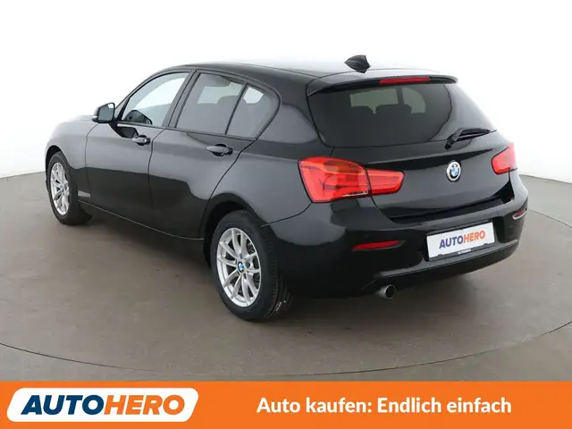 BMW 1 Series view 4