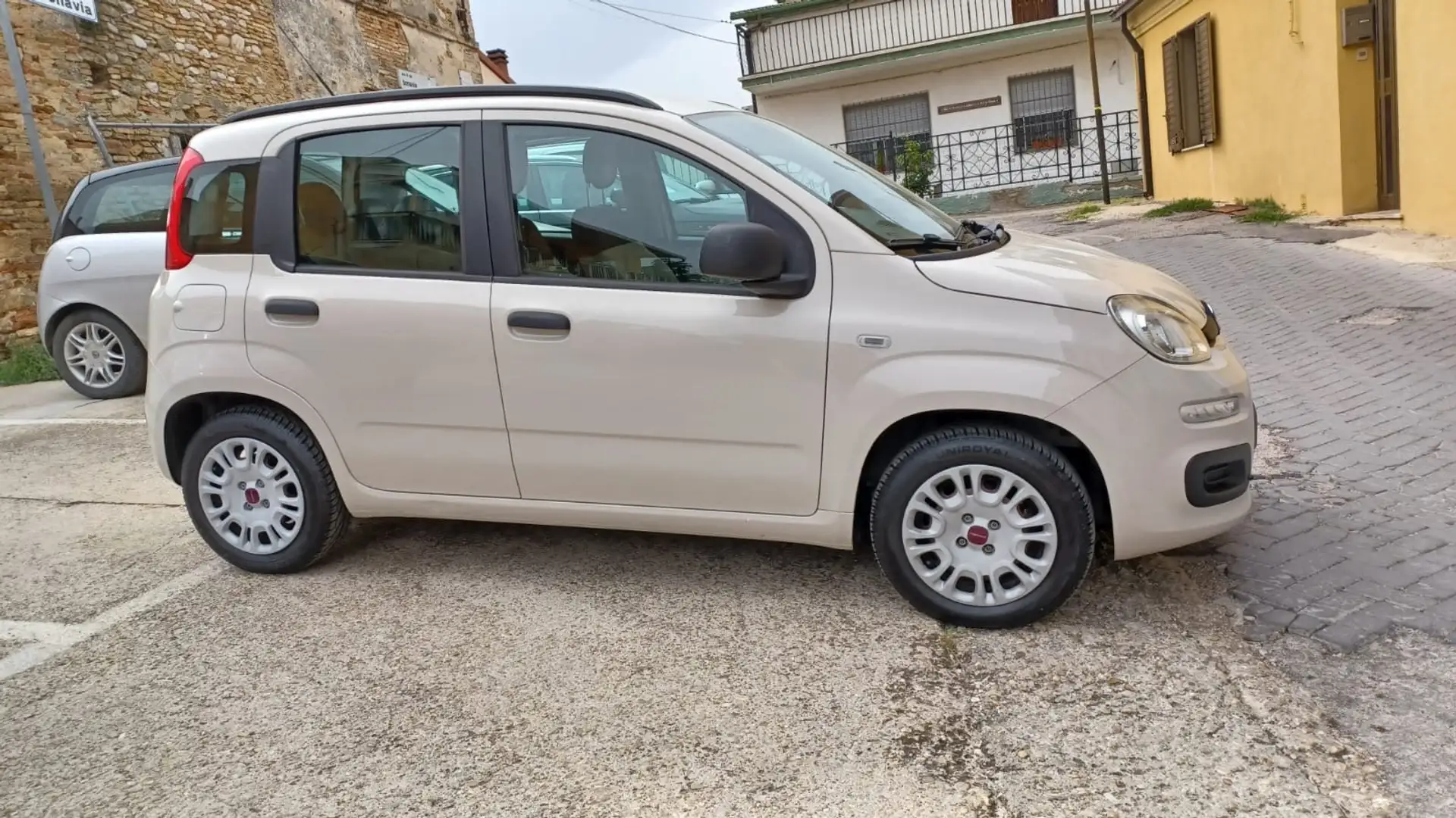Fiat New Panda 0.9 twin air automatica Бежевий - 1